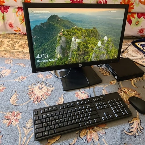 HP Desktop Computer For Sale Full Package in Excellent Condition